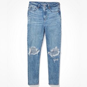14 American Eagle Mom Jeans